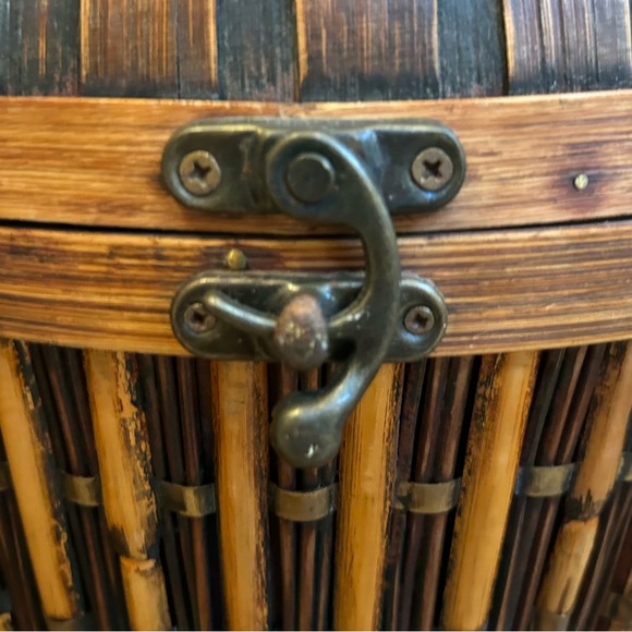 Vintage‎ Bamboo Woven Round Basket with Diamond-Weave Attached Lid Black Lining - Picture 6 of 16